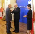 Pan Jan Dochniak odznaczony Br�zowym Krzy�em Zas�ugi